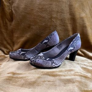 Purple and Black Rockport Heela